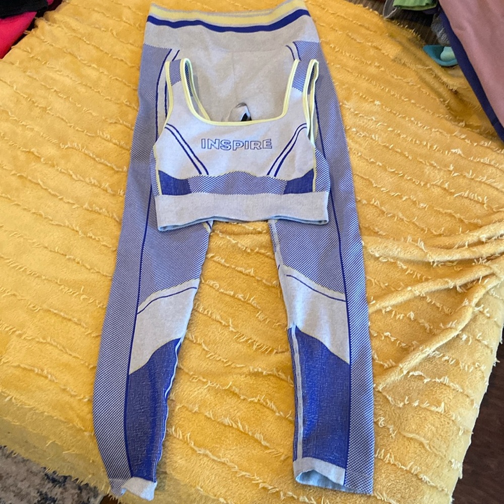 Fabletics workout pants & sports bra